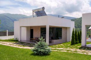 Cinema Pool & Hot Tub Luxe White Villa Dilijan - Dilijan - 1