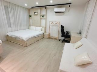 4 Bedrooms - Little Hanoi - Hanoi - 1