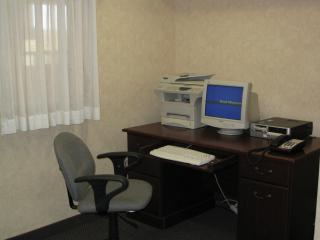 Best Western Plus Burlington Inn & Suites - 8