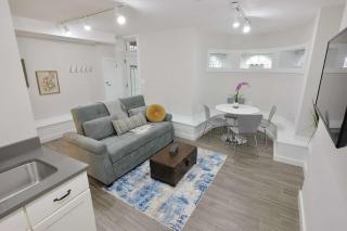 White Brick Retreat - Shaw - 0