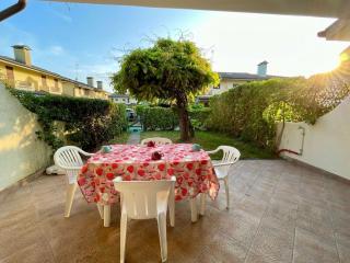 Homely villa with private garden and shared pool - Porto Santa Margherita - 0