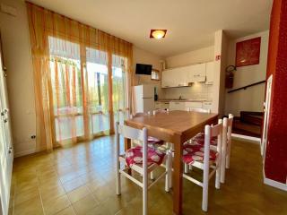 Homely villa with private garden and shared pool - Porto Santa Margherita - 8