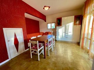 Homely villa with private garden and shared pool - Porto Santa Margherita - 3