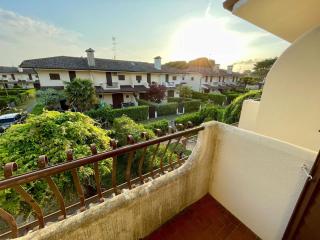 Townhouse with garden and shared pool - 1