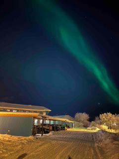 Top apartment in Leknes city, with carport - 9