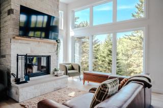 Huge Waterfront Modern Cottage on the Rouge River - Rivière-Rouge - 8
