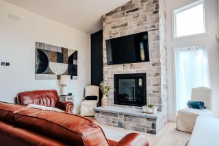 Modern Waterfront Cottage on the Rouge River & Spa - Rivière-Rouge - 3