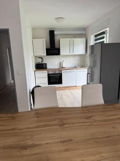 Moderne Zimmer nähe A3 - 4