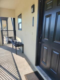 The WorkNest Stylish Stay w Desk & Fast Wi-Fi - Laredo - 4