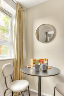 1 Bed Apartment London ABBA, Excel, & Olympic Stadium - London - 8