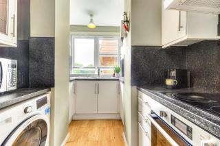 1 Bed Apartment London ABBA, Excel, & Olympic Stadium - 5