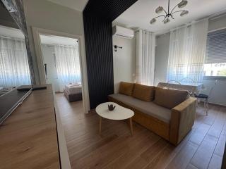 I&S Apartment 6 - Golem - 0