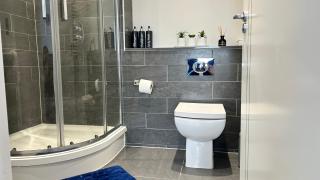 Elegant Modern 2-Bed Apartment in the heart of Belfast - Belfast - 2