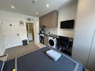 Bright Modern, Private Apartment,15 Mins To Central London - Hendon - 7