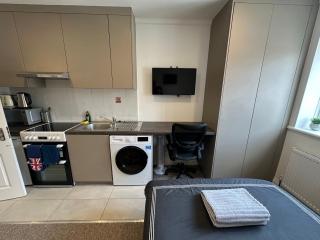 Bright Modern, Private Apartment,15 Mins To Central London - Hendon - 3