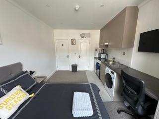 Bright Modern, Private Apartment,15 Mins To Central London - Hendon - 9