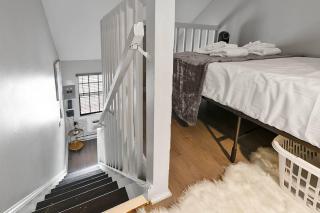 Loft style Apt Downtown Raleigh - 5