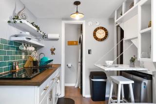 Loft style Apt Downtown Raleigh - 2