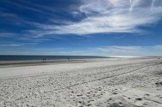 King Size & Sunrises - Hilton Head Island - 5
