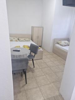 Apartments and Studios J&T UPCHEVI - 2
