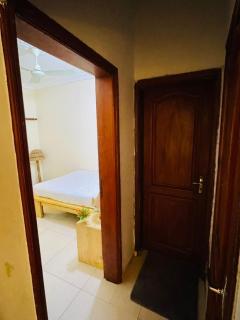 Cozy Private Room Stay In Cotonou City - Cotonou - 5