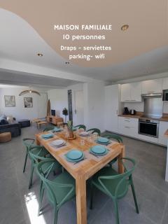 Maison familiale - 10pers - 3 étoiles - lumineuse et cosy - draps et serviettes inclus - parking - La Torche 9 min - Saint-Jean-Trolimon - 0