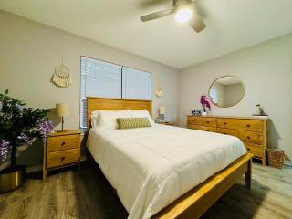 NEW Getaway by Gulfport Beach - 7