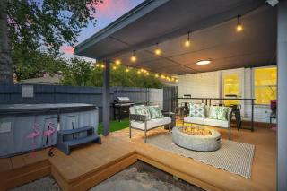 Spacious 5BR Getaway with Pool - 9