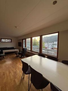 Spacious and central house with 5 bedroms - 9