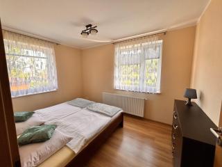 Komfortowy apartament w Ustroniu, 57m2, dwie sypialnie, darmowy ogrodzony parking, osobna kuchnia, blisko Czantoria i szlaki piesze - Ustroń - 2