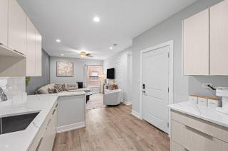 Rogers Park Retreat | 3BR +Parking | Near Evanston - Chicago - 8