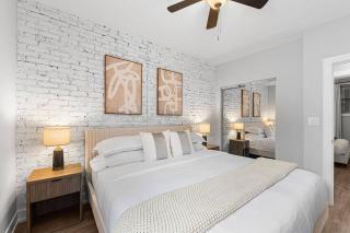 Rogers Park Retreat | 3BR +Parking | Near Evanston - Chicago - 4