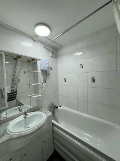 Sky View Two Bedroom Apartment On Edgware Road - Londra - 0