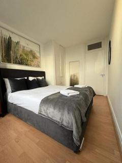 Sky View Two Bedroom Apartment On Edgware Road - Londra - 2