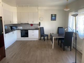 Central Lofoten Apartment - Sleeps 4 - - 7