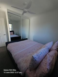 Suburban Paradise With a Pool - 8