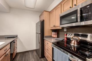 Modernized 2br Condo W Pool Access Near Old Town - 2