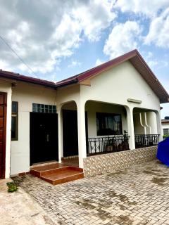Luxury Four Bedrooms House - Accra - 0