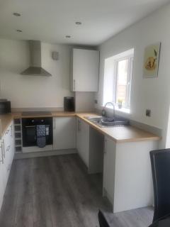 New Build 3-Bed in Rotherham Fast WiFi, Garden & Driveway - Kimberworth - 7