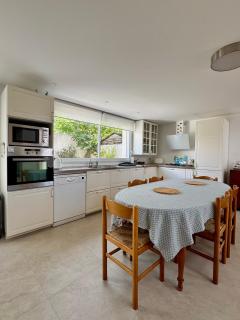 Spacieuse maison de 190 m2, jardin, la plage à 15min à pied - 6 personnes - 6