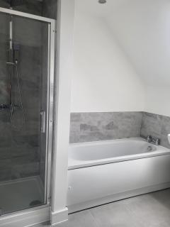 Bright & Spacious 3-Bed Rotherham Home Ideal for Families or Contractors - Kimberworth - 4