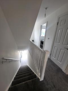 Bright & Spacious 3-Bed Rotherham Home Ideal for Families or Contractors - Kimberworth - 6