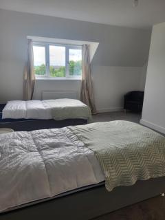Bright & Spacious 3-Bed Rotherham Home Ideal for Families or Contractors - Kimberworth - 7