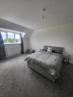Bright & Spacious 3-Bed Rotherham Home Ideal for Families or Contractors - Kimberworth - 9