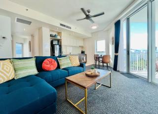 '81' Stunning 1 Bedroom Apartment - Pool Gym WiFi Carpark - Cairns - 9