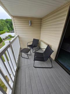 Cedar Lodge Condo with Private Balcony & Full Kitchen - Laconia - 6