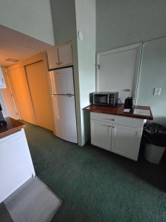 Cedar Lodge Condo with Private Balcony & Full Kitchen - Laconia - 3
