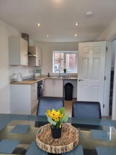 Stylish 3-Bed Home with Parking & Garden New Rotherham Development - Kimberworth - 3