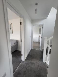 Stylish 3-Bed Home with Parking & Garden New Rotherham Development - Kimberworth - 5