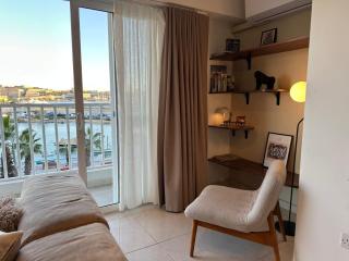 Valletta and Sea Views Super Location - Il-Gżira - 4